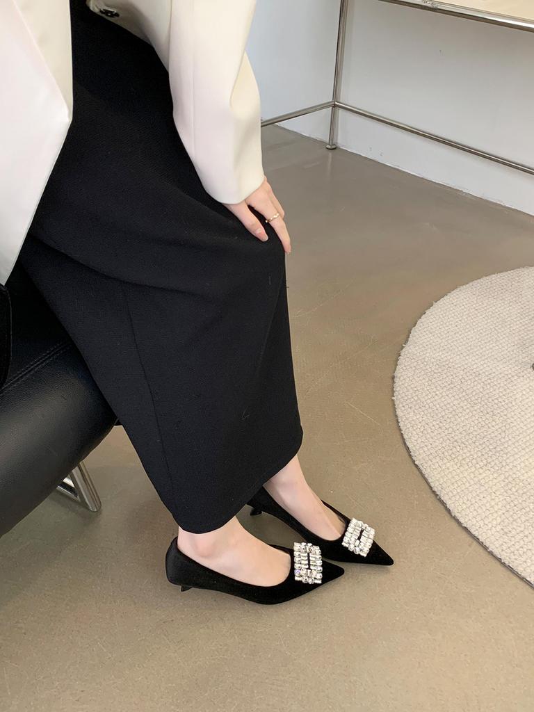 Модные туфли-лодочки с острым носком для женщин, неглубокие, без застежек, атласные, серые, черные, красные, со стразами и пряжкой из кристаллов, 2024 г. Новые поступления, туфли для женщин, 35-39