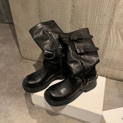 Увеличение высоты на 6 см ~ Весна-осень 2025, новая модная пряжка ремня, квадратные, с круглым носком, плиссированные полусапоги-рыцари средней длины, женские осенние