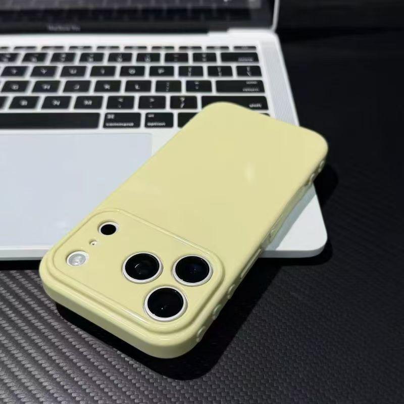 Мягкий чехол однотонный с окошком-сердечком для iPhone 14-17 Pro Max