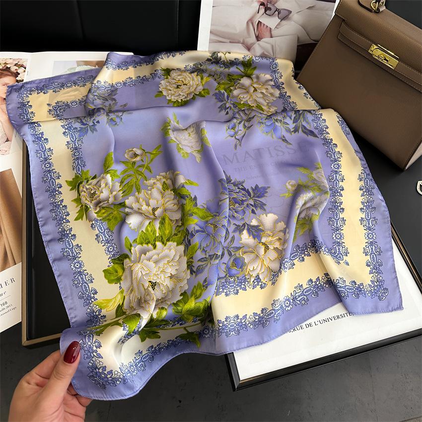 70 * 70cm New Silk Small Square Scarf For Women'S Neck Protection Professional Scarf Versatile Hair Tie Headscarf Scarf