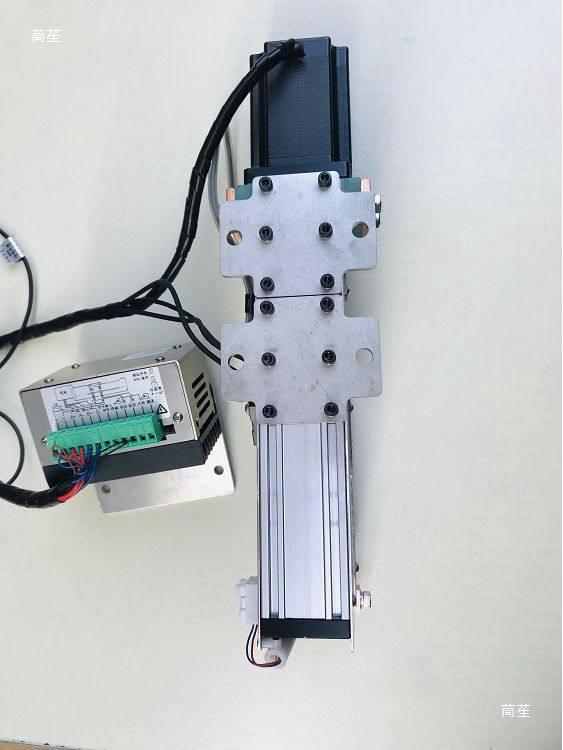 Головка точечной сварки с ЧПУ для сборки аккумуляторных блоков 18650 с двойной иглой и безпневматическим зажимом