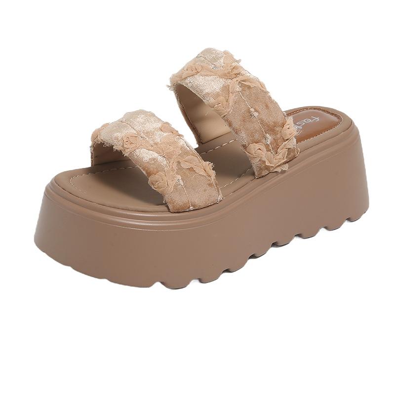 New Chinese Slippers Women's Summer Outer Wear 2025 New Summer Fashion Versatile Skirt Thick Bottom Beautiful Cool Slippers