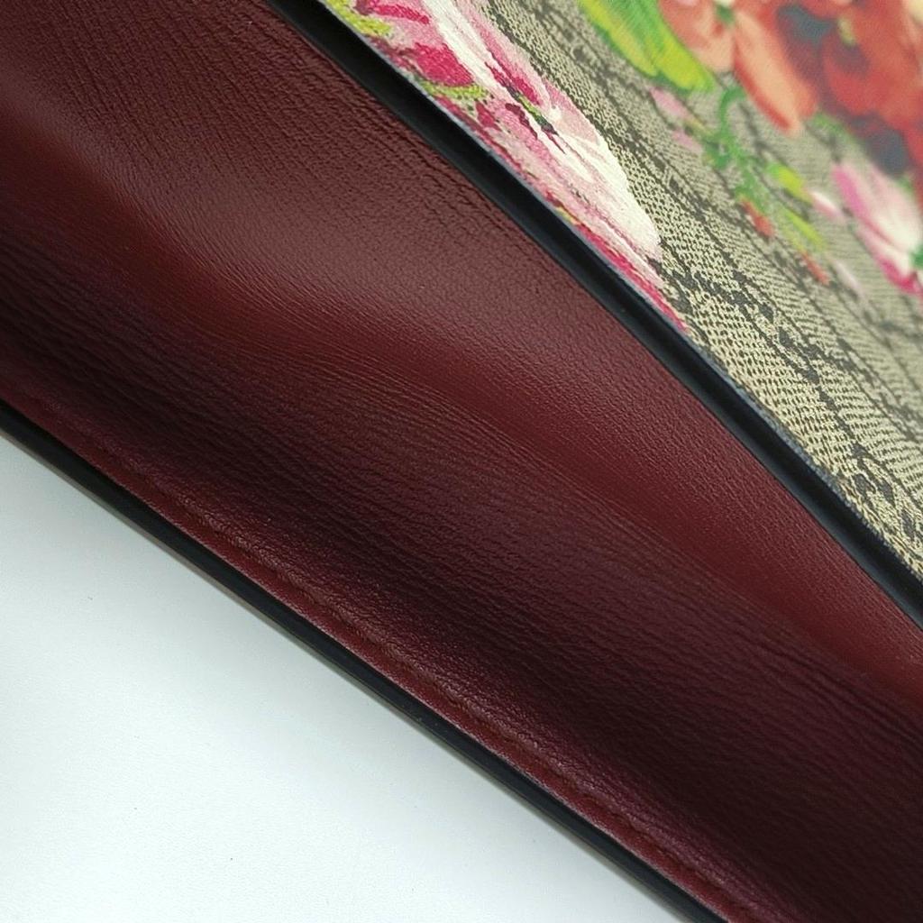 [Pre-Owned] GG Blooms Logo Canvas And Leather Clutch Bag Large - Very Good #184M48X