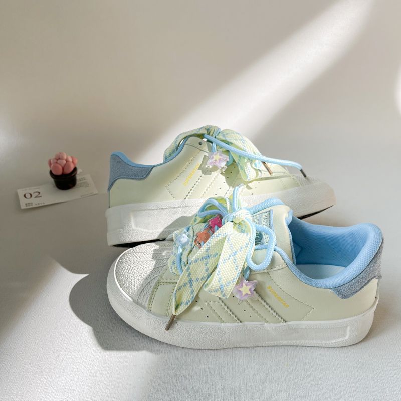 Новые нишевые дизайнерские кеды женские студенческие ранняя весна новые милые универсальные на толстой подошве повседневные маленькие белые