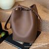 Bag Women's Large Capacity 2025 New Autumn and Winter Retro Shoulder Underarm Bag Mother and Child Bag Popular Commuter Bucket Bag