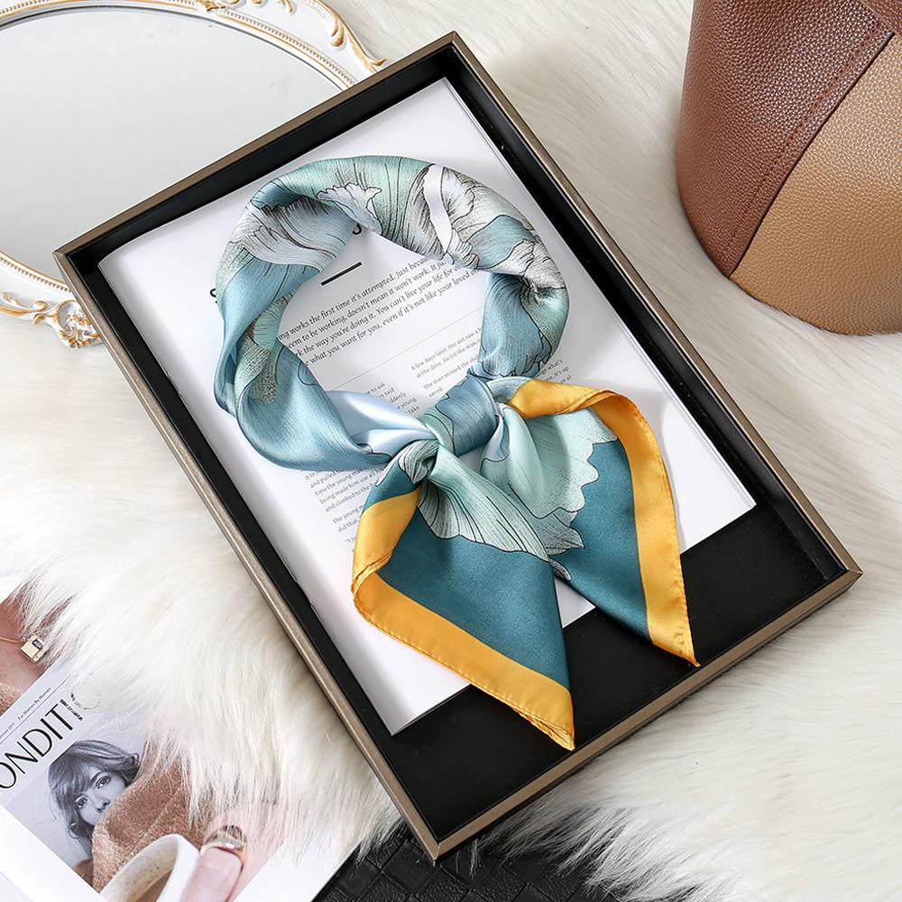 Camellia Flower Simple Silk Scarf Female Shanghai Story Thin Mom High-End Small Square Scarf Scarf