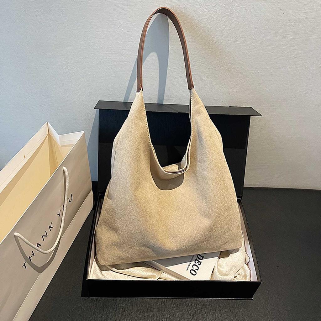 2025 Winter New Niche Women's Bag Fashion Casual Underarm Bag Women's Korean Version Commuting To Work Large-capacity Tote Bag
