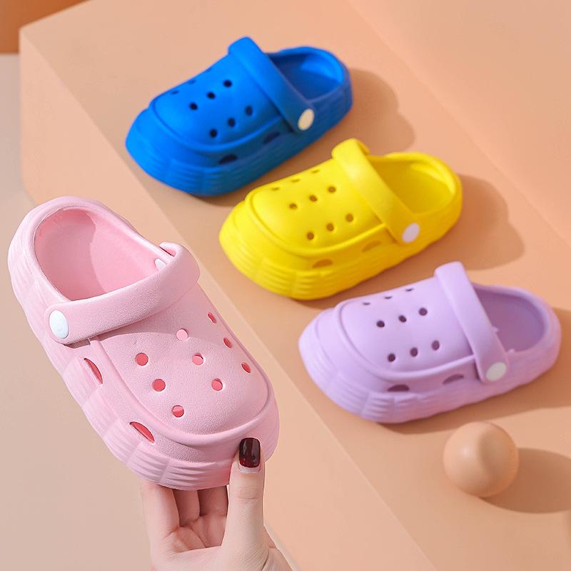 Girls Sandals Lightweight Outer Wear Women's Treasure Slippers Children's Hole Shoes Summer Baby Cool Slippers Girls Beach Shoes Tide