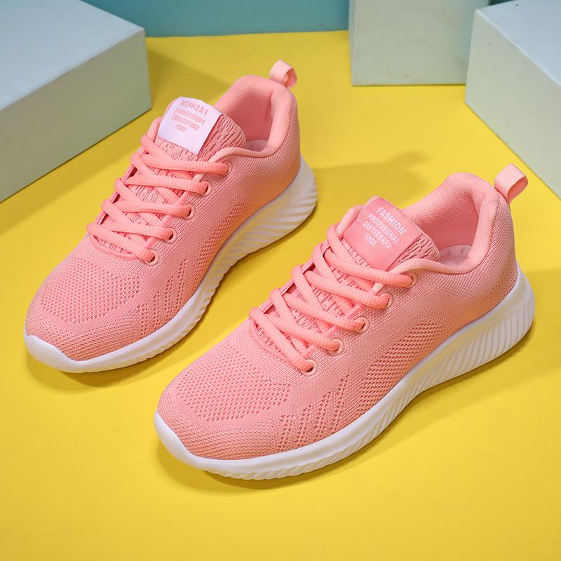 Летние новые сетчатые кроссовки для бега на открытом воздухе, универсальные, с мягкой подошвой, удобные, дизайнерские, для тенниса, походов, вулканизированные туфли для женщин 2024
