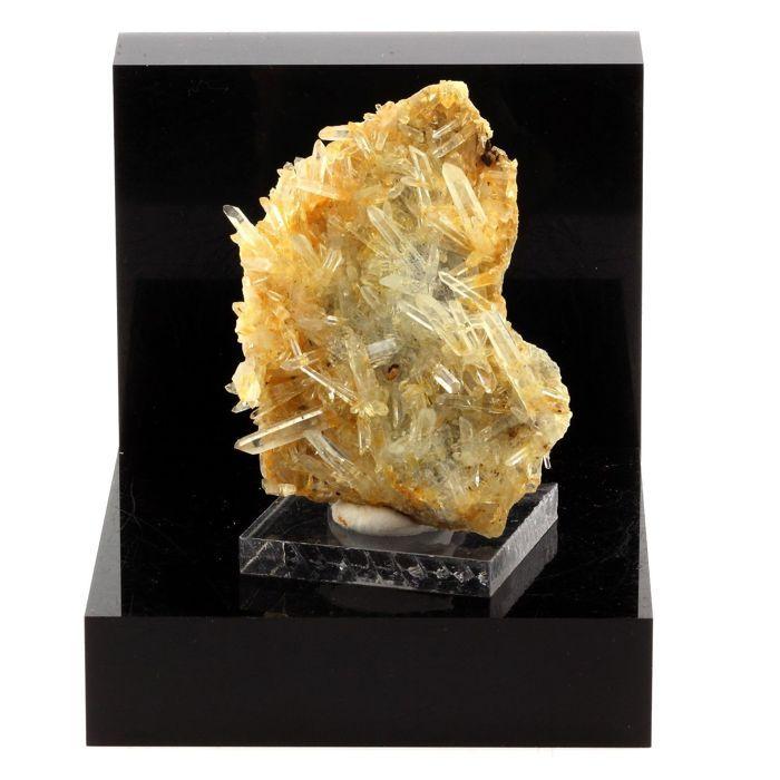 Pierres et Minéraux. Quartz. 182.4 ct. Les Rivoirands, Vizille, Isère, France. Rare.