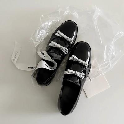 Модная весенняя новая обувь на плоской подошве Женская мода Круглый носок Глубокий вырез Бант-бабочка Мягкая подошва Нескользящая Обувь с низким верхом