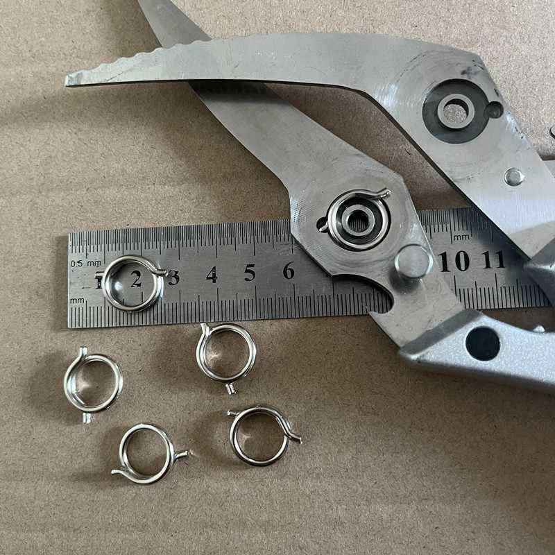 2Pcs Chicken Bone Scissors Accessories Spring Wire Diameter 1.8Mm Outer Diameter 15Mm Nickel Plated Steel Torsion Spring