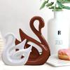 Счастливая пара лебедей, керамические фигурки с отделкой под рояльный лак для домашнего декора (Набор из 2 шт., Большой, Коричневый и Белый)
