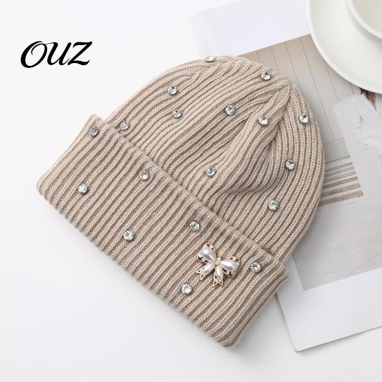 Stylish Winter Accessory for Girls Sparkly Knitted Hat, Women Rhinestone Knit Hat with Faux Pearl Bow, Comfortable Ear Protection Warm Stretch Cuffed