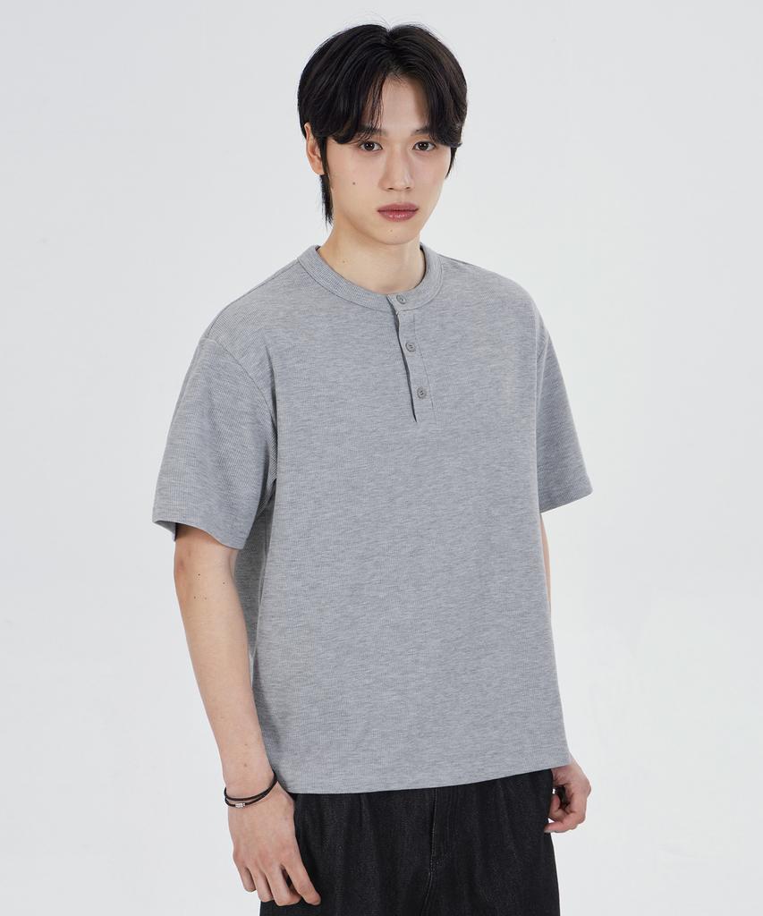 GLW [Unisex] Button Henley Neck Short Sleeve T-Shirt Gray