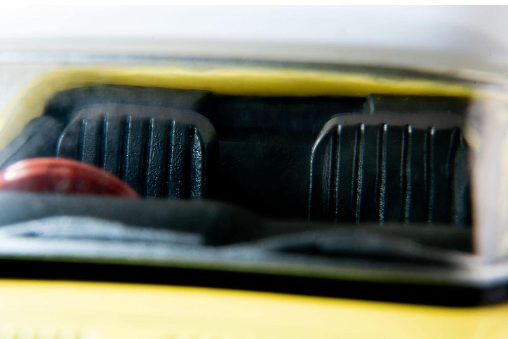 Tomytec Tomica Limited Vintage Scale Honda S800 Closed Top Yellow Finished Model 320173 1/64 LV-200b