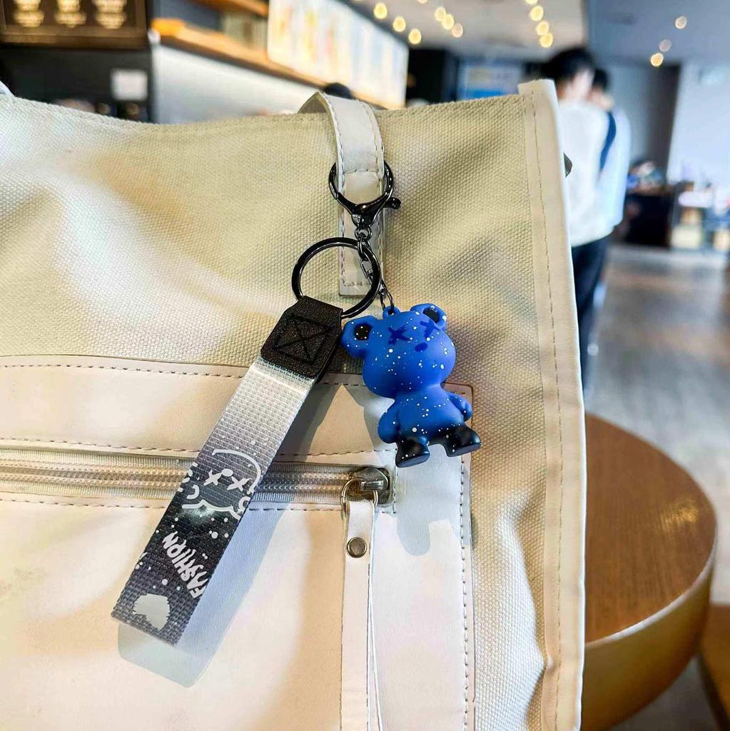 Color-Changing Starry Sky Bear Keychain - Stylish Car Charm & Purse Pendant for Couples
