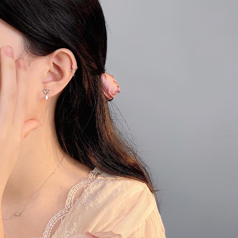 Серьги-капли в форме цветка для женщин, серьги нового стиля для антиаллергенных ушей