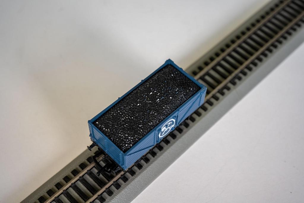 Bachmann HO Gauge Thomas the Tank Engine Coal Car Blue Railway Model Freight Car 28-77001