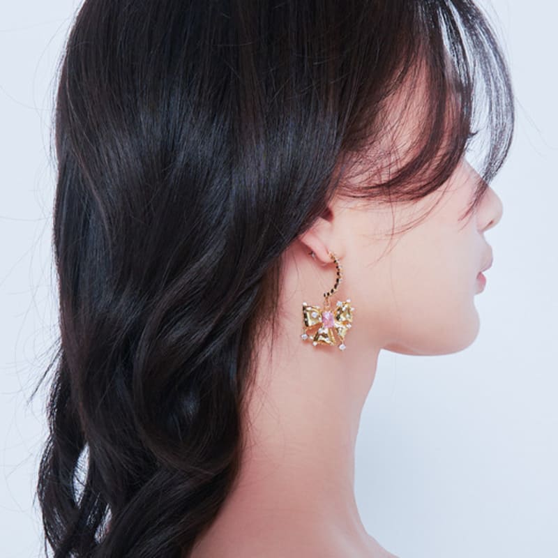 LOVUEE Crystal Spiked Bow Earrings
