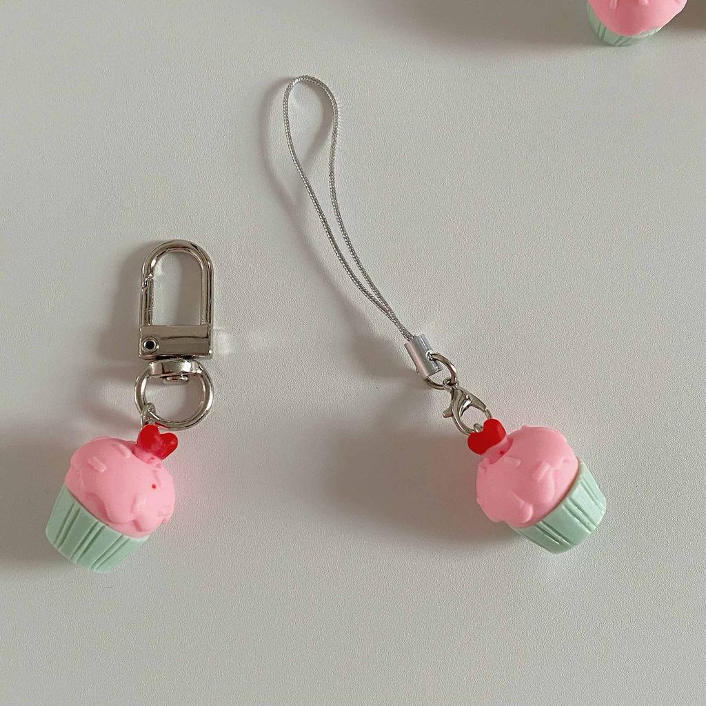 Sweet Cake Charm Keychain Fashion Resin Bag Pendant for Women and Girls Unique Keyring Handbag Decoration Accessory