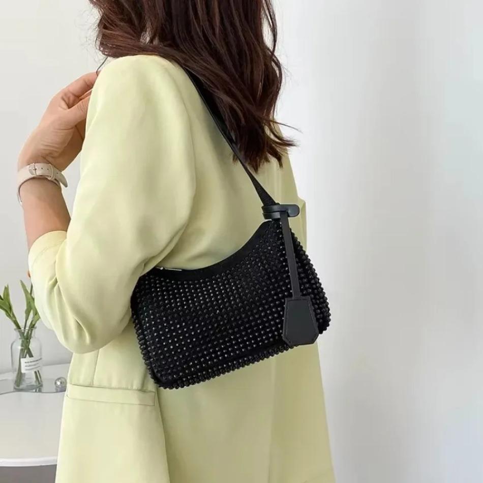 Новые маленькие квадратные сумки Роскошная сумка с яркими бриллиантами Летний тренд Модная сумка через плечо Сумка подмышку Цвет Западная мода