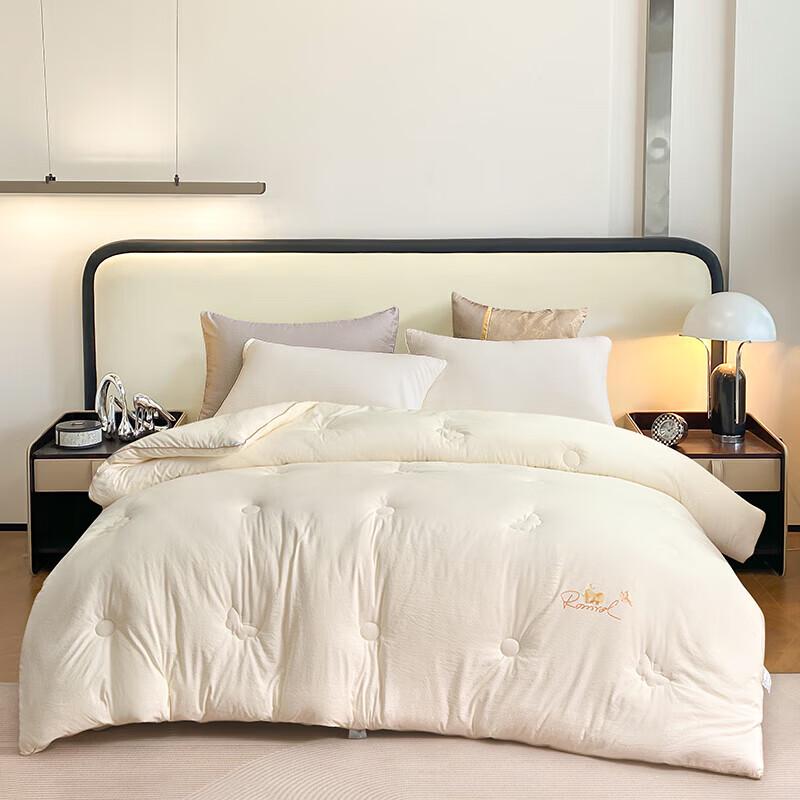 Зимнее одеяло ROMROL с протеином шелкопряда