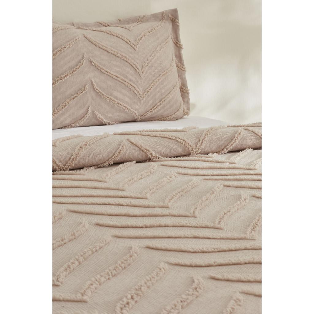 Двуспальное покрывало Arlina Geo Stone