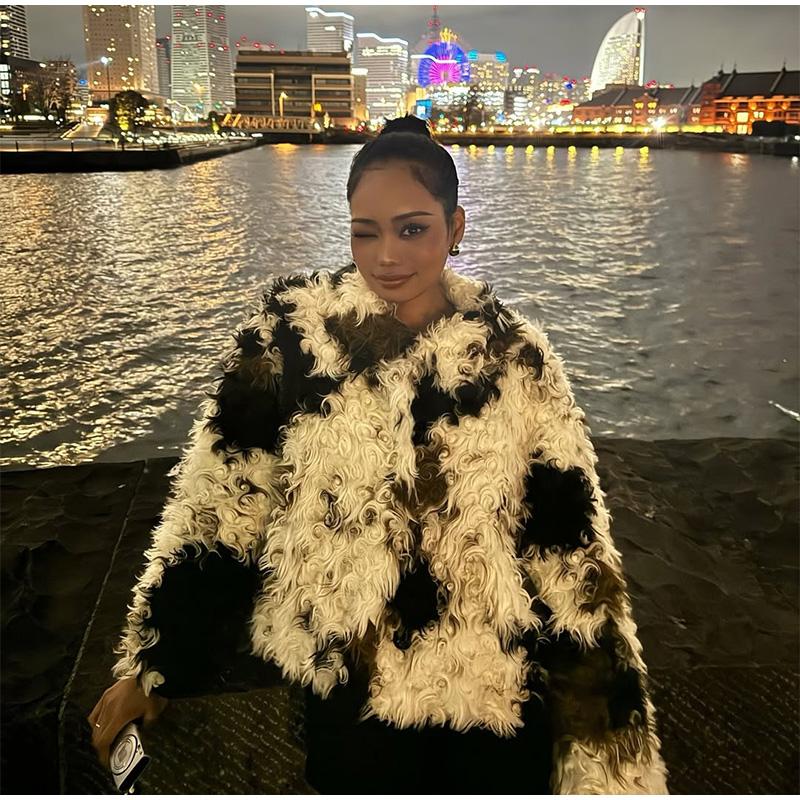 Искусственная куртка из плюшевого меха ягненка женская смешанного цвета, модная повседневная женская меховая короткая куртка, новые топы на осень и зиму