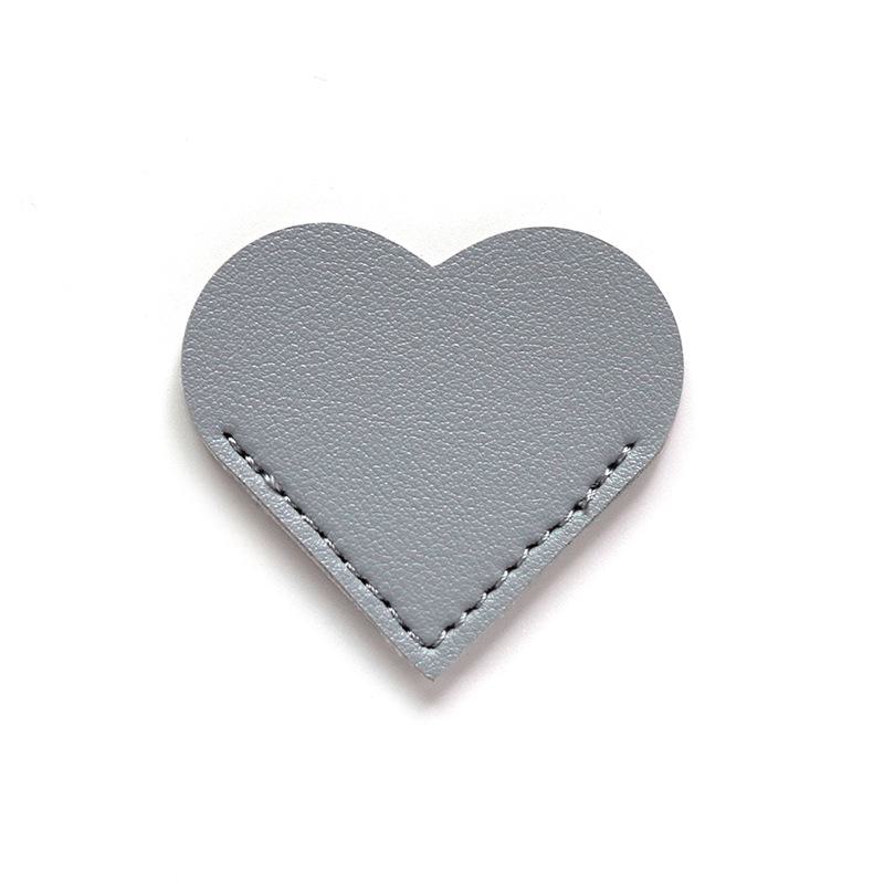 Держатель для книг из искусственной кожи в стиле «сердце любви» — изысканный портативный подарок для студенческой библиотеки. Креативная закладка в форме сердца с мультяшным персонажем.