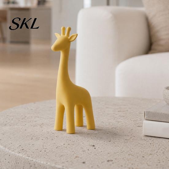 3D Printed Giraffe Figurine Desk Decor, Modern Cartoon Animal Statue, Minimalist Small Statue Bedside Table for Living Room Entryway, Home Gift
