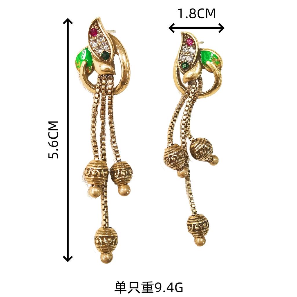 Qingdao Vintage Zirconium Enamel Gilded Green Leaf Round Ball Chain Tassel Earrings Are Simple and Fashionable