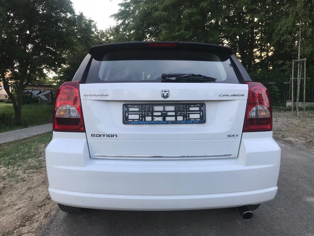 DODGE CALIBER - CHROME Chrome Tailgate Trim
