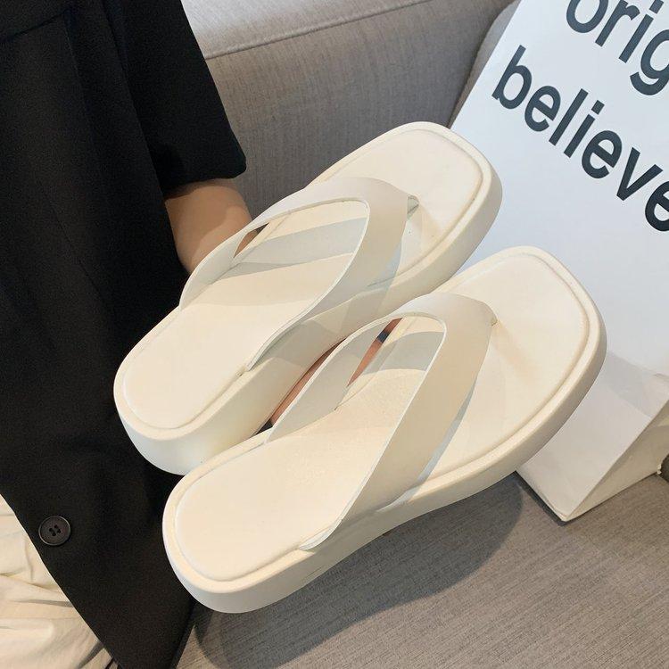 Женские тапочки 2024 года, летние модные тапочки на платформе, пляжная обувь на мягкой подошве, роскошные, удобные, дизайнерские шлепанцы, женские шлепанцы