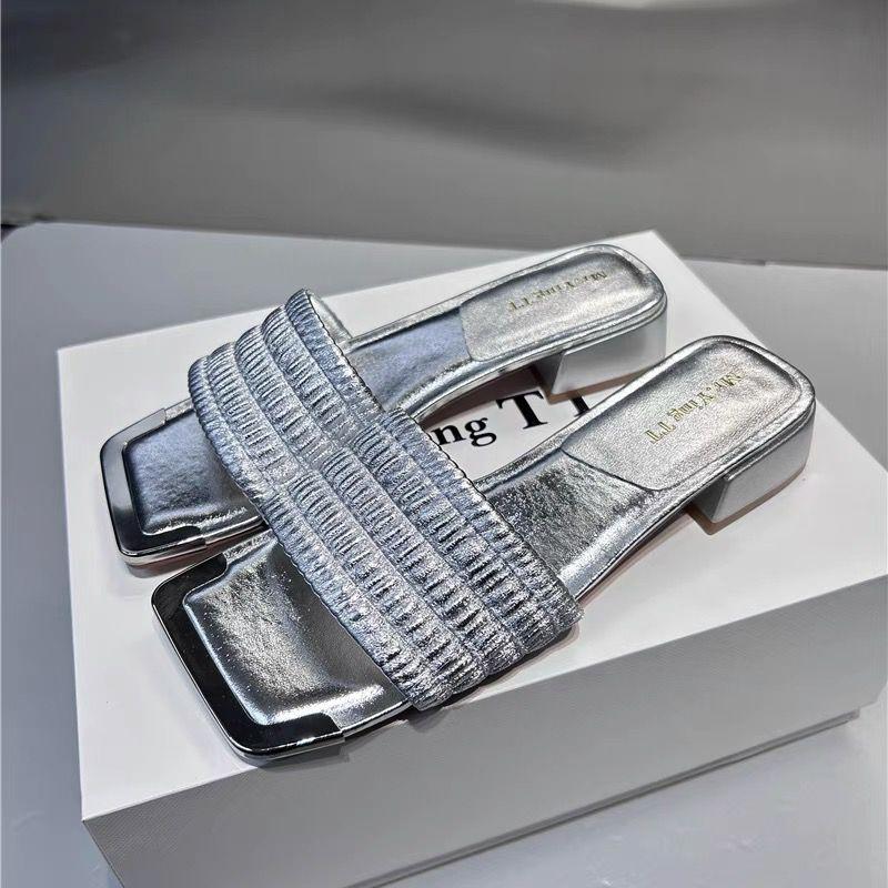 Модная женская обувь, летние стильные блестящие тапочки с оборками, квадратный носок, металлический обтянутый открытый носок, босоножки на блочном каблуке для женщин