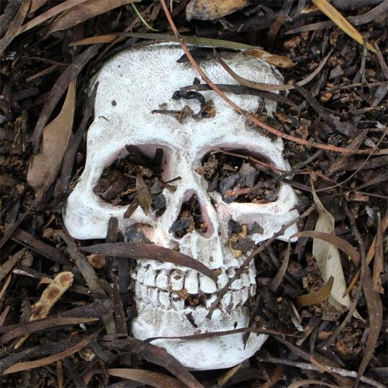 Реалистичная фигура черепа в натуральную величину, украшение в виде человеческого черепа, декор на Хэллоуин, статуя ужаса из смолы, водонепроницаемое украшение для дома и офиса, двора