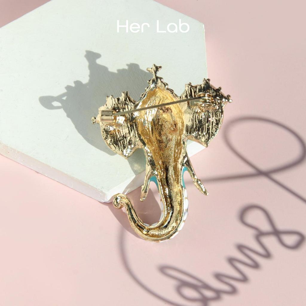 Her Lab | Великолепная тщательно продуманная костюмная брошь в стиле ар-деко со слоном, бирюзовой эмалью и цветными стразами