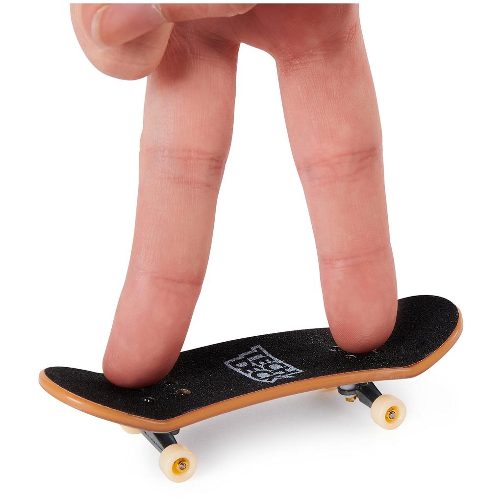Tech Deck DLX Pro 10-Pack Collectible Fingerboards for Skateboard Enthusiasts, Ages 6+