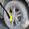 Детализирующая щетка с изогнутой головкой для чистки автомобильных колес Эффективная и не линяющая