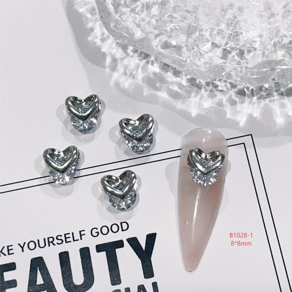 Retro Luxury DIY Rhinestone Heart Nail Accessories - Zircon Manicure Jewelry