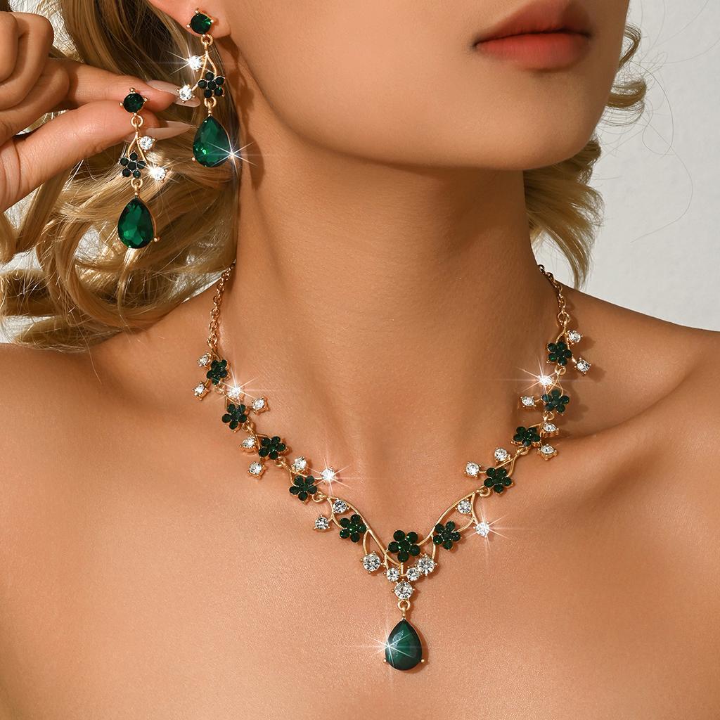 Korean Version Sweet and Lovely Romantic Necklace Earring Two-piece Set Suitable for Taking Wedding Photos and Parties
