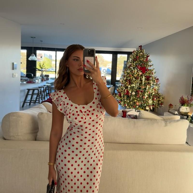 Женское платье на одно плечо с оборками в горошек, украшенное оборками, универсальный повседневный стиль, элегантное летнее платье с короткими рукавами, облегающее женское платье