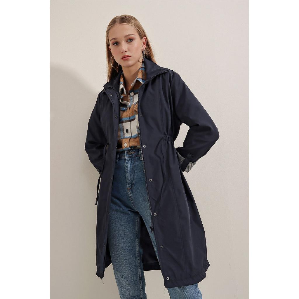 5808 Trench Coat With Waist Tie - Beige