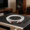 Премиальный 2-жильный кабель с серебряным покрытием 2RCA на 2RCA для чистой передачи звука в системах домашнего кинотеатра