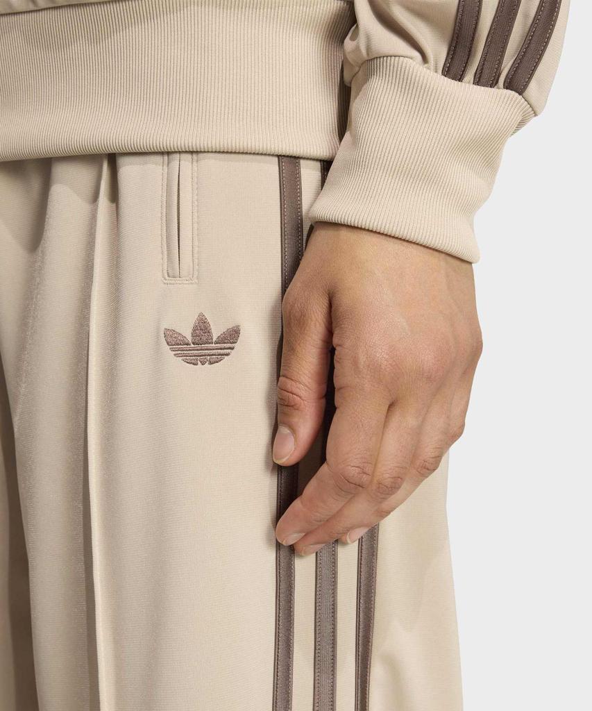 adidas Свободные спортивные штаны Firebird - Каменно-хаки / Kd3660