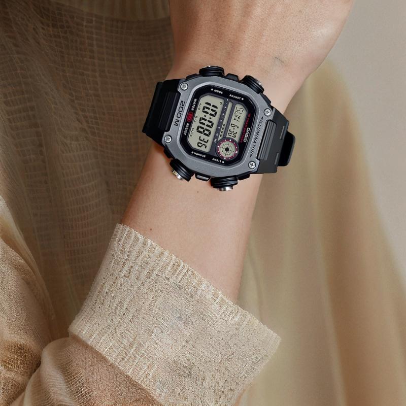 Casio Серия G-SQUAD ретро модный тренд уличный десять лет мощность цифровой ЖК-дисплей 200 метров водонепроницаемый механизм кварцевый механизм японский DW-291H-1A