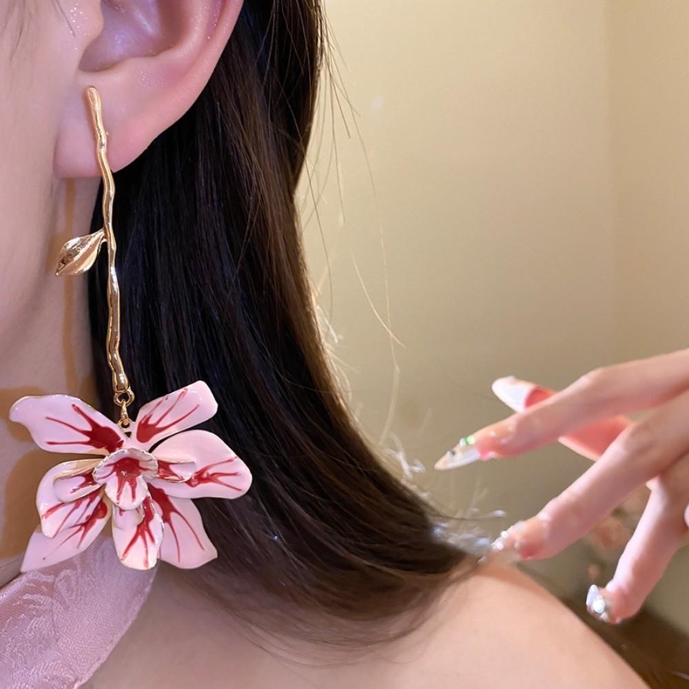 Zinc Zinc Alloy Floral Pendant Earrings with Leaf Stalk Stud Earrings Enamel Flower Drop Earrings Vacation