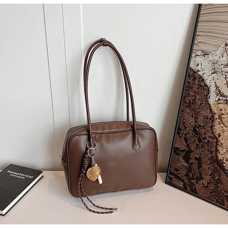 Ielgy Underarm Trendy Bag Fashion Simple Travel Bag One Shoulder Niche Female Bag