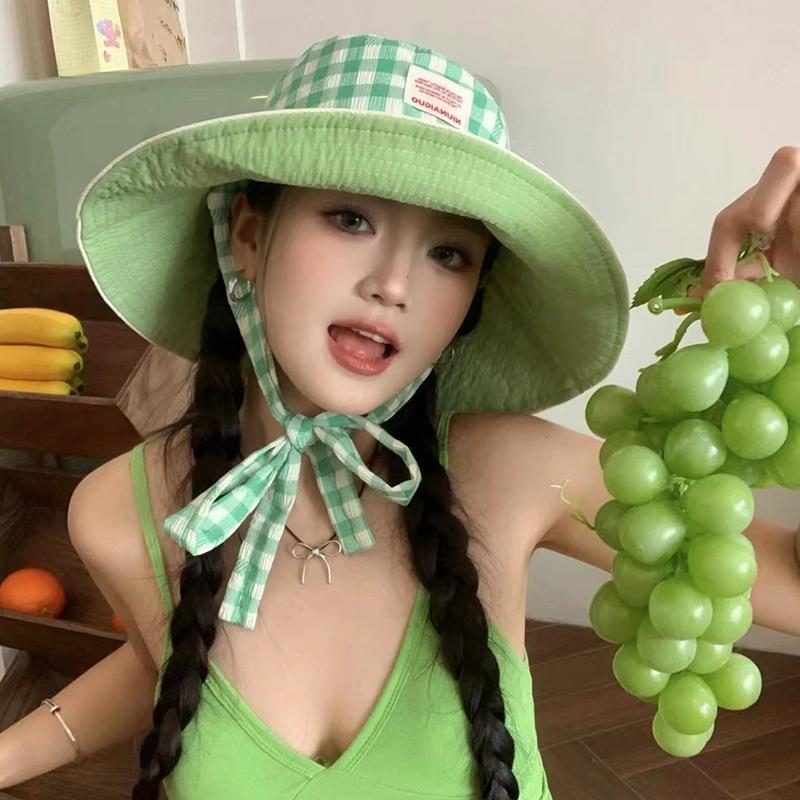 Двусторонняя клетчатая шляпа с широкими краями и шнуровкой, летняя универсальная солнцезащитная кепка для отдыха на открытом воздухе, милые контрастные цветные кепки в клетку для женщин