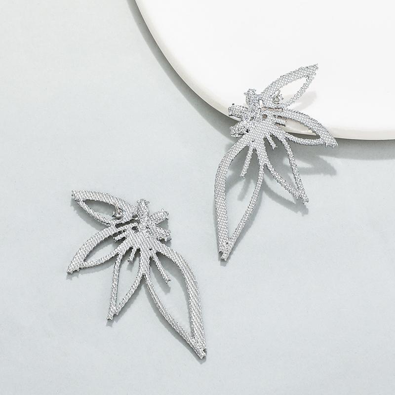 Роскошные преувеличенные серьги-гвоздики с кленовым листом и цирконием для женщин, индивидуальные украшения для вечеринки, подарок